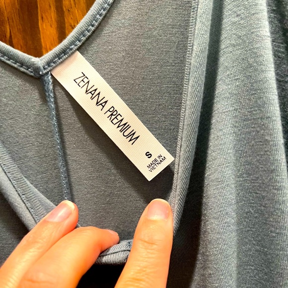 Dress - Picture 1 of 2